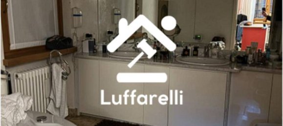 9 bedrooms Villa in Erba, Italy No. 2836 5