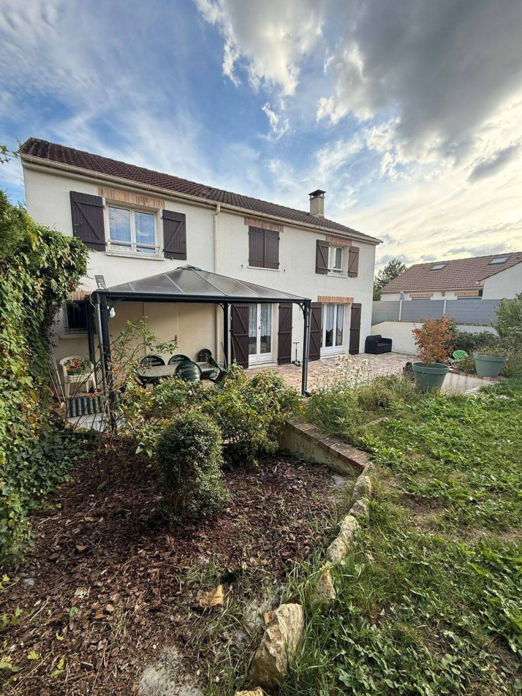 4 Schlafzimmer Haus in Pontault-Combault, France, Nr. 334543