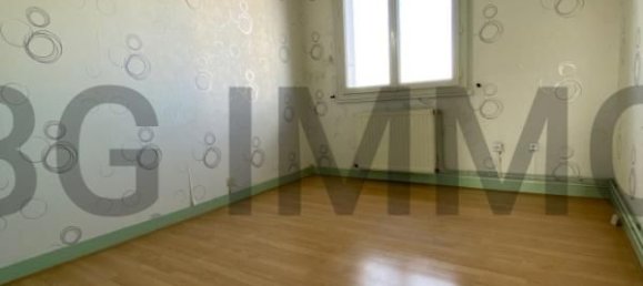 2 bedrooms Apartment in Nevers, France No. 340186 4