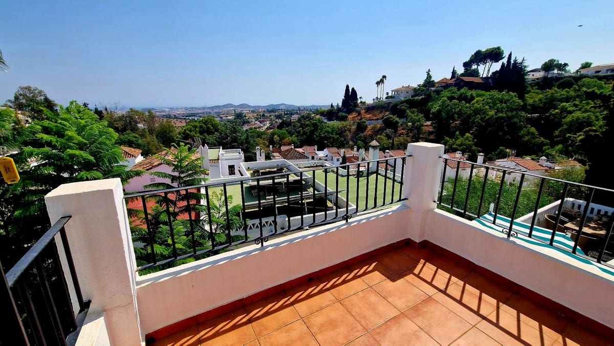3 bedrooms Townhouse in Mijas, Spain No. 198185