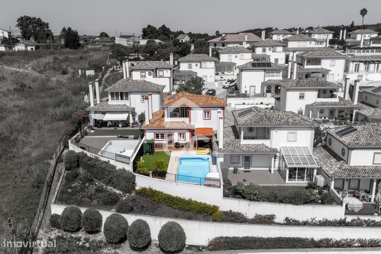 4 غرف نوم قلاع في Bombarral, Portugal رقم 207709