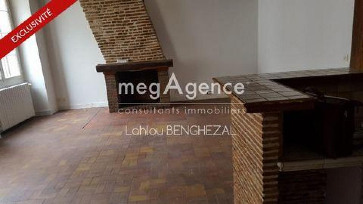2 bedrooms Apartment in Montargis, France No. 5319