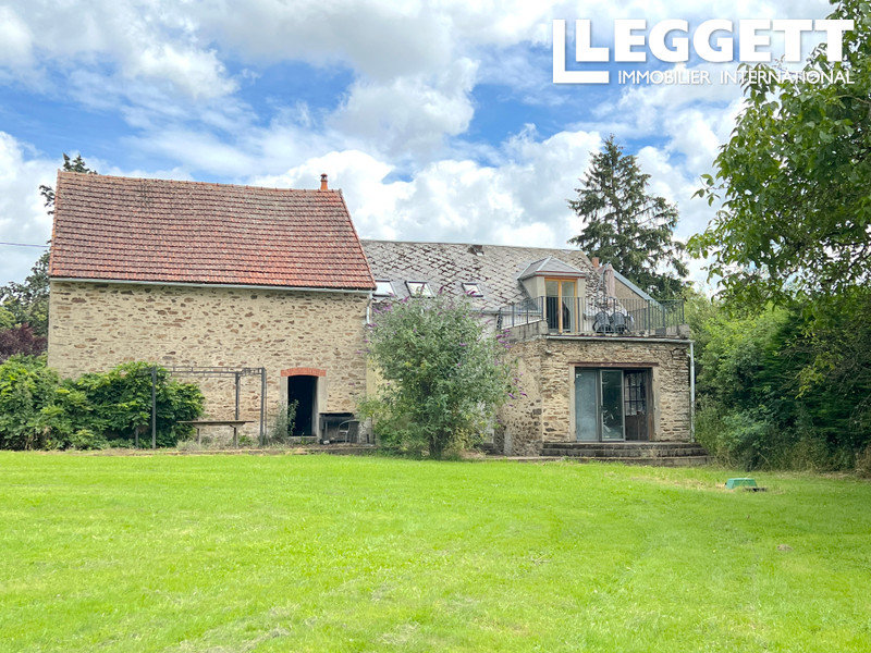 Casa de 3 dormitorios en Saint-Saturnin, France No. 251700