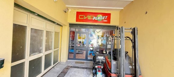 400m² Commercial property in Palermo, Italy No. 361337 3