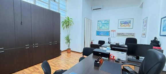 400m² Commercial property in Palermo, Italy No. 361337 16