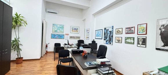 400m² Commercial property in Palermo, Italy No. 361337 15