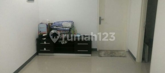 5 bedrooms House in Cipondoh, Indonesia No. 2569 2