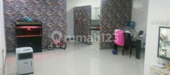 5 bedrooms House in Cipondoh, Indonesia No. 2569 3