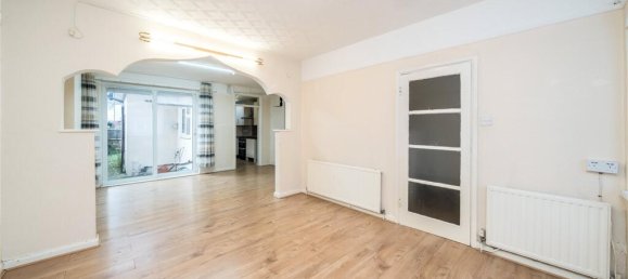 4 bedrooms House in London, United Kingdom No. 12900 3