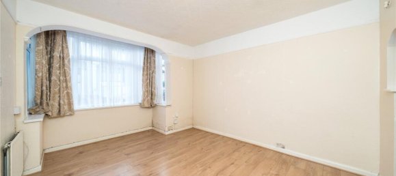 4 bedrooms House in London, United Kingdom No. 12900 13