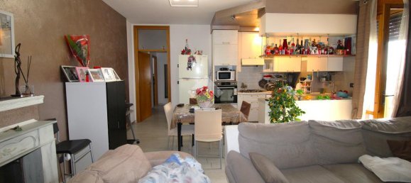3 rooms Apartment in Cesena, Italy No. 14861 7