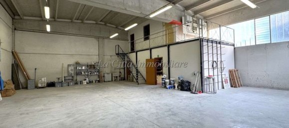 Склад 248м² в Кальтиньяга, Италия № 11397 15