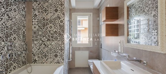 Ático de 4 dormitorios en Biassono, Italy No. 314383 16