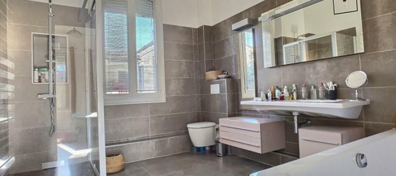 5 bedrooms House in Bordeaux, France No. 278161 7