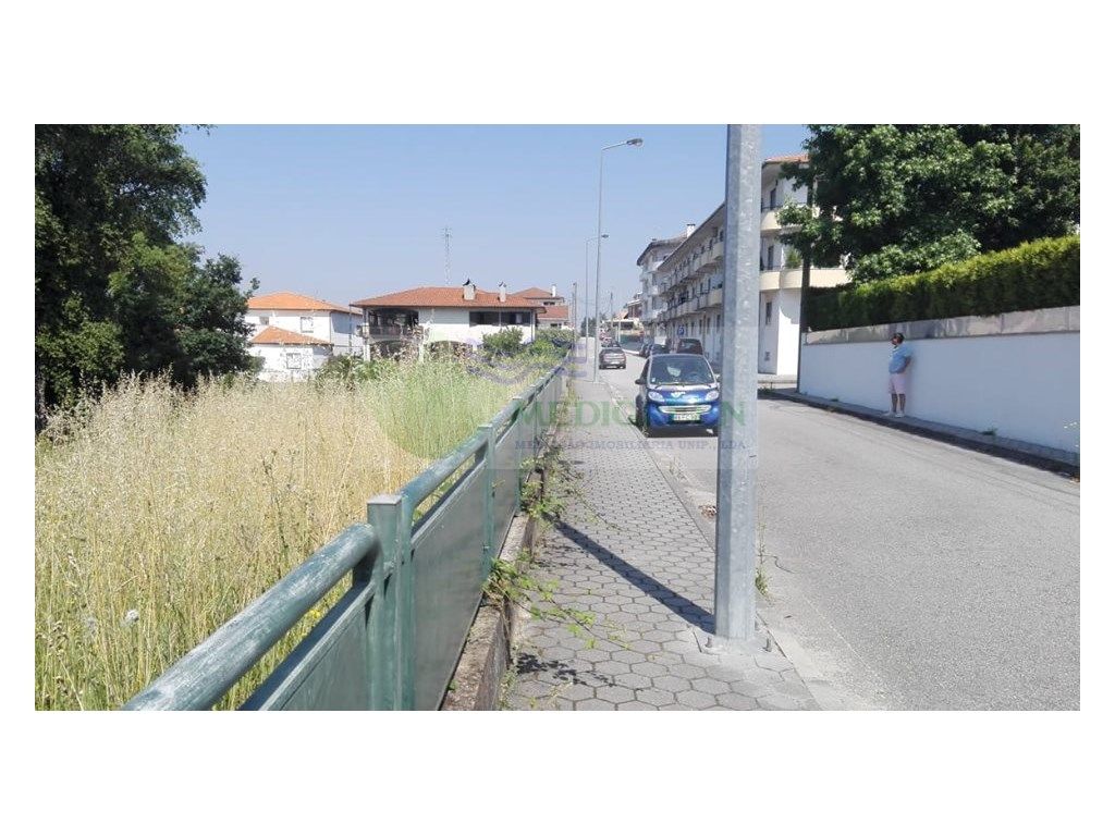  قطعة أرض في Macieira de Cambra, Portugal 1400متر مربع رقم 245830