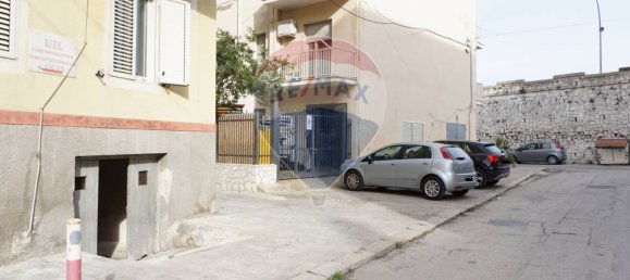 1-salle Garage à Vieste, Italy No. 83642 9