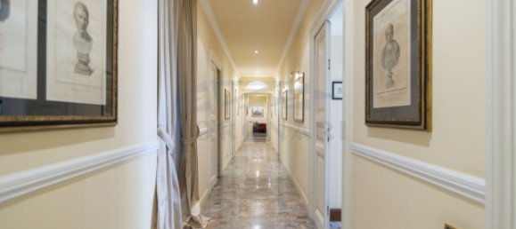 7 bedrooms Apartment in Rome, Italy No. 146848 4