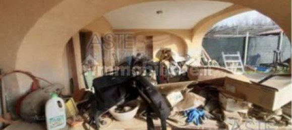 2 bedrooms House in Carrù, Italy No. 281490 3