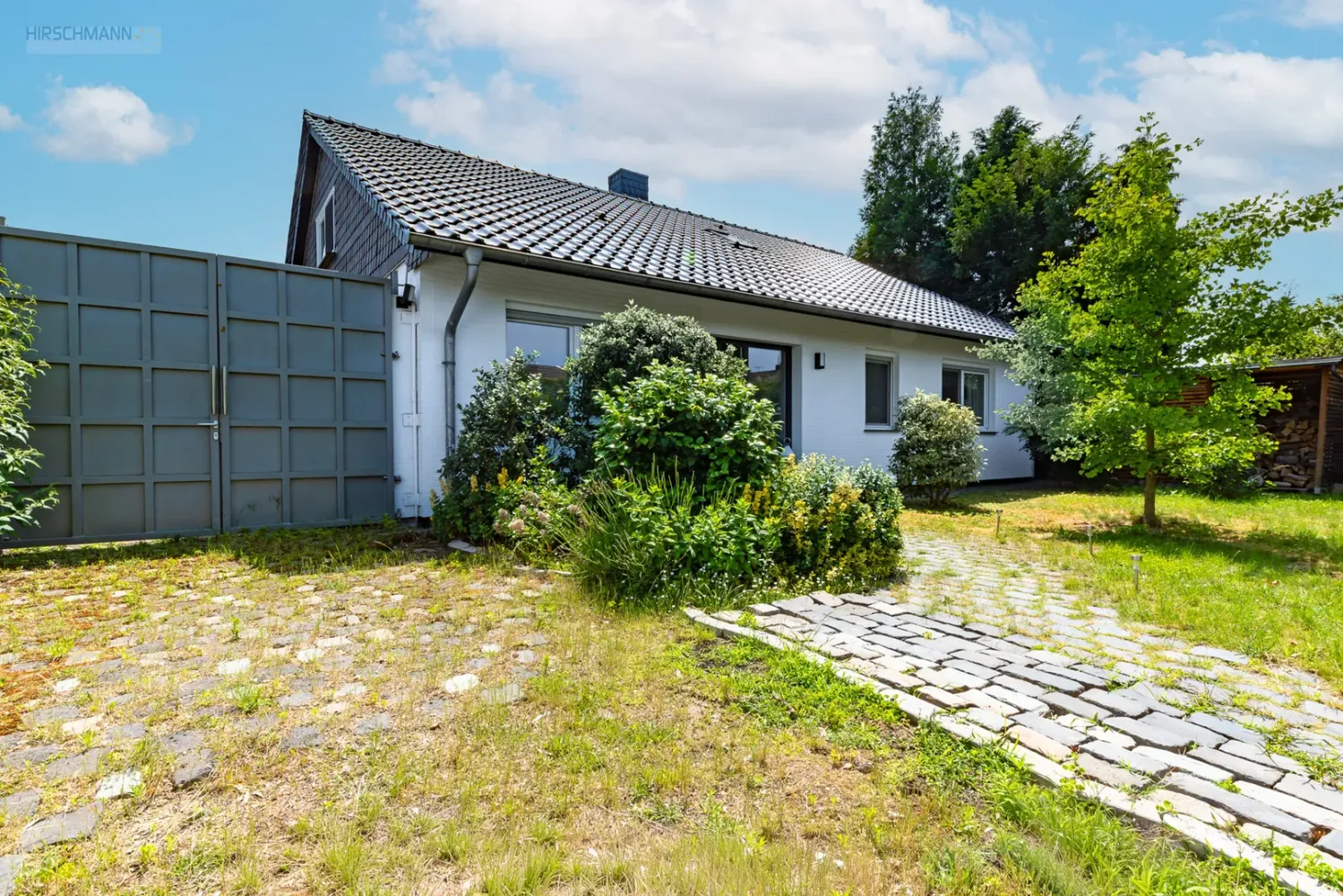 3 bedrooms House in Meerbusch, Germany No. 311136