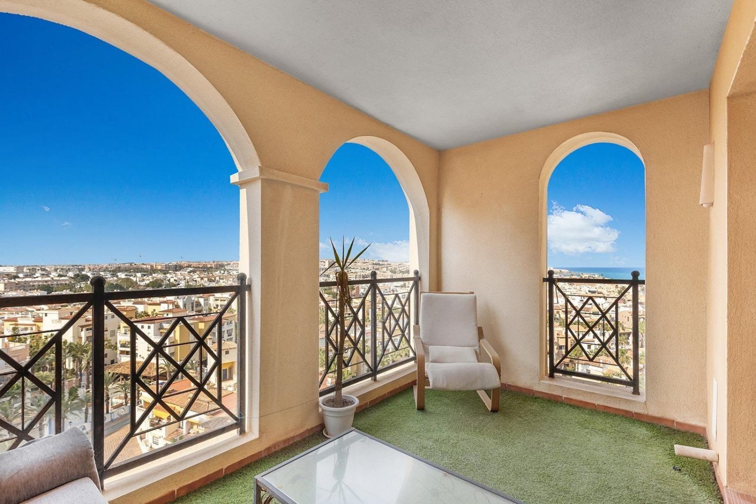 1 غرف نوم شقة في Torrevieja, إسبانيا رقم 364946