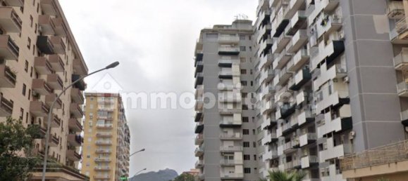 Propiedad comercial de 3 habitaciónes en Palermo, Italy No. 60223 10
