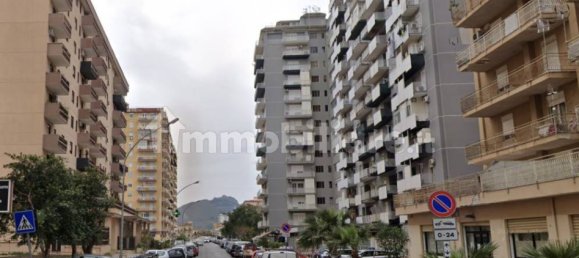 Propiedad comercial de 3 habitaciónes en Palermo, Italy No. 60223 17