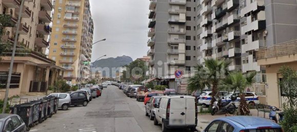 Propiedad comercial de 3 habitaciónes en Palermo, Italy No. 60223 9