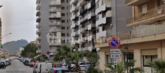 Propiedad comercial de 3 habitaciónes en Palermo, Italy No. 60223 13