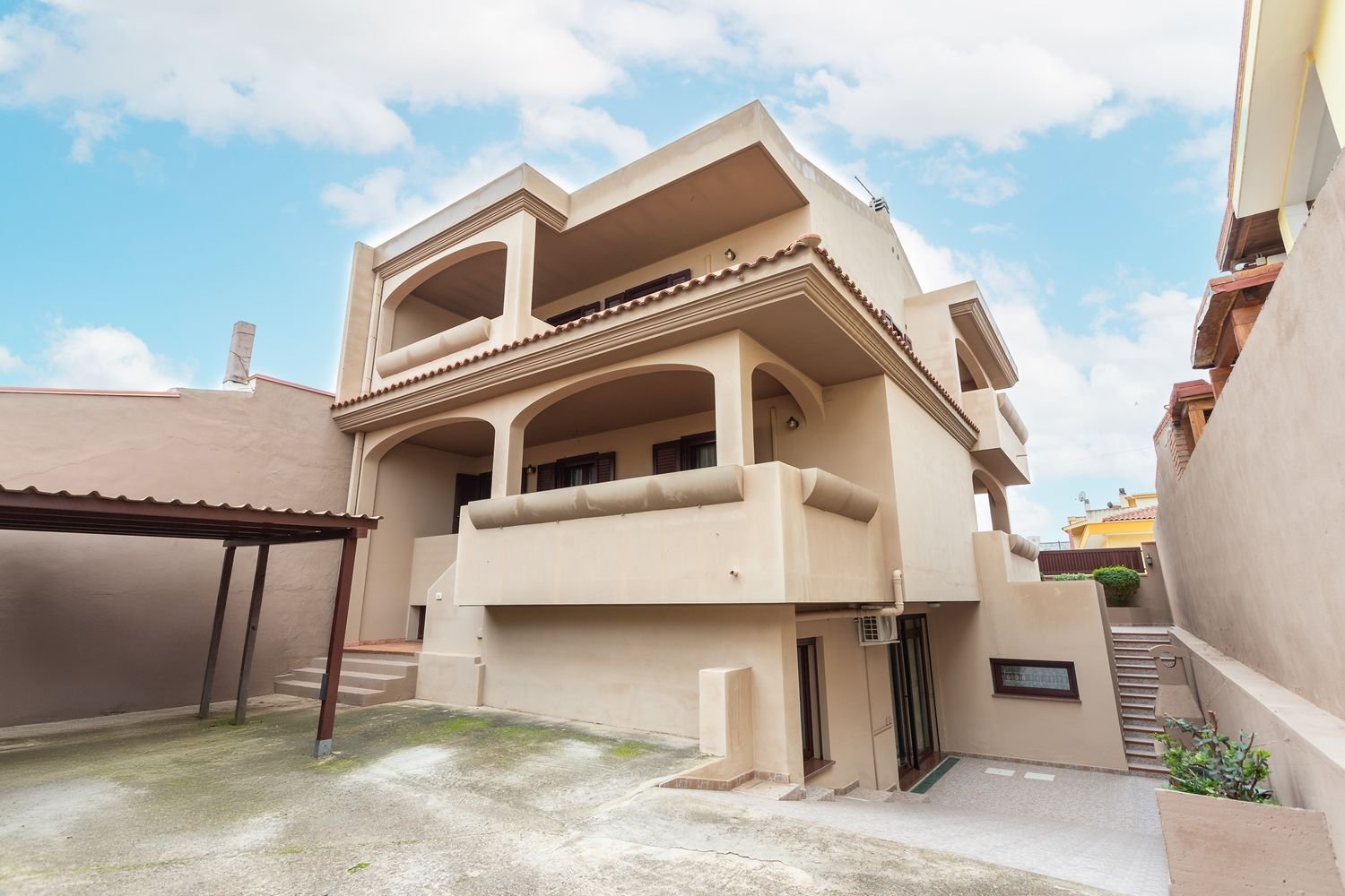 9-Zimmer Villa in Cagliari, Italy, Nr. 214722