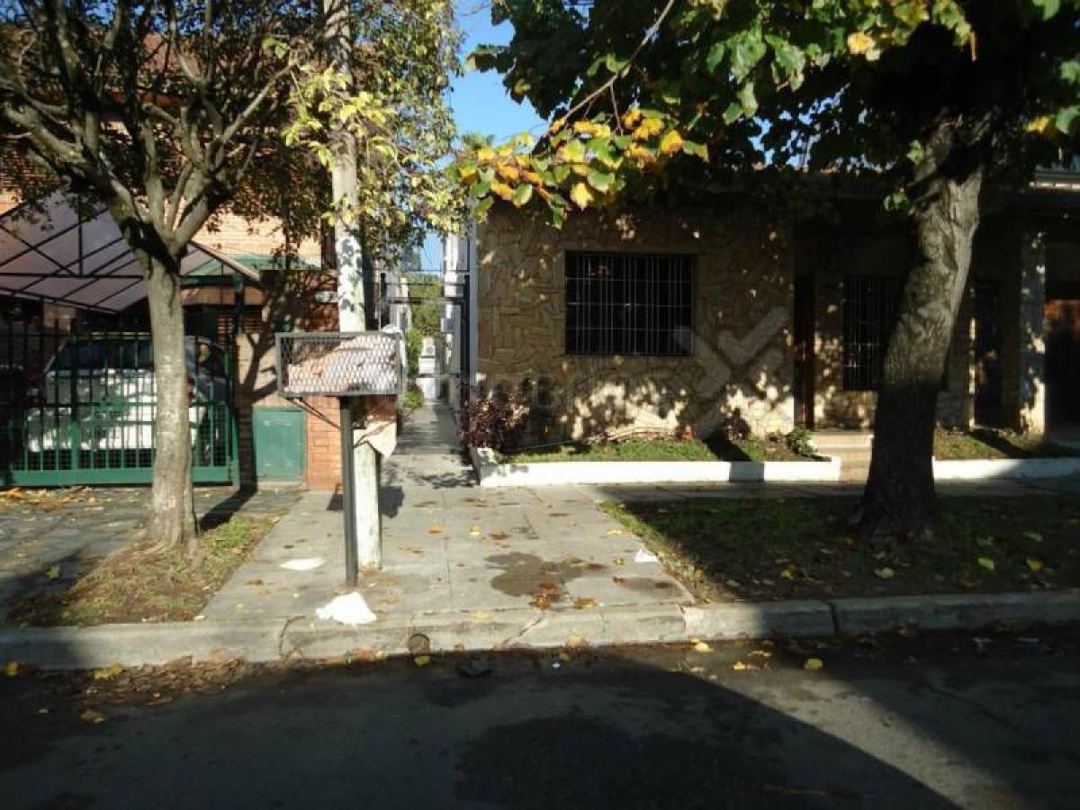 Дом с 4 спальнями в Висенте-Лопес, Аргентина № 18135