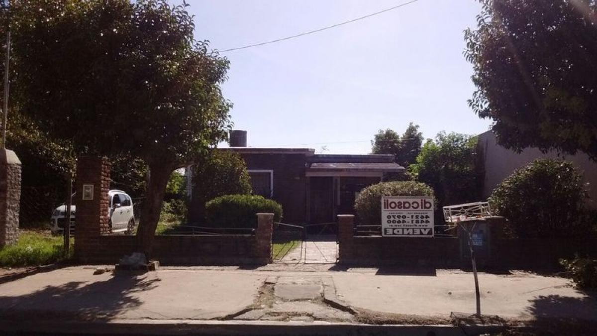 2 bedrooms House in Ituzaingo, Argentina No. 68301