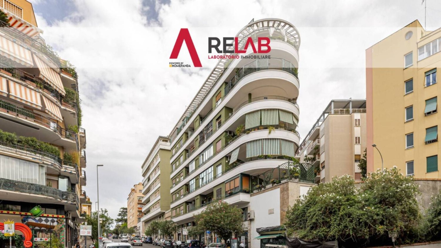 Коммерческая недвижимость с 1 комнатой в Рим, Италия № 386974