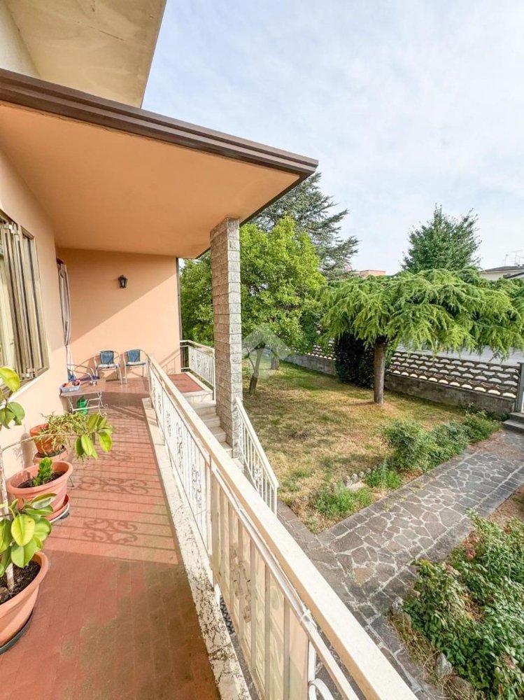 3 rooms Villa in Castel Goffredo, Italy No. 289897