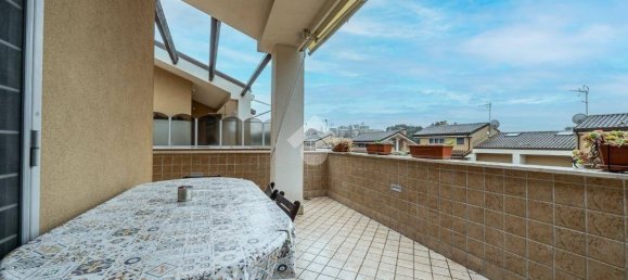 3 bedrooms Villa in Rome, Italy No. 48578 17