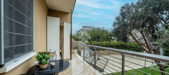 3 bedrooms Villa in Rome, Italy No. 48578 6