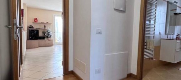 3 rooms Apartment in Cinto Caomaggiore, Italy No. 117874 10