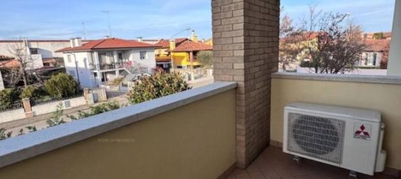 3 rooms Apartment in Cinto Caomaggiore, Italy No. 117874 21