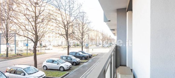 4 bedrooms Apartment in Turin, Italy No. 99948 12