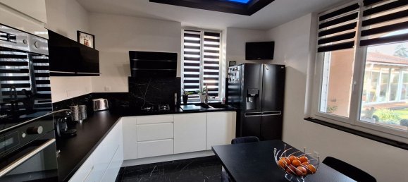 6 bedrooms House in Pont-du-Chateau, France No. 271703 9