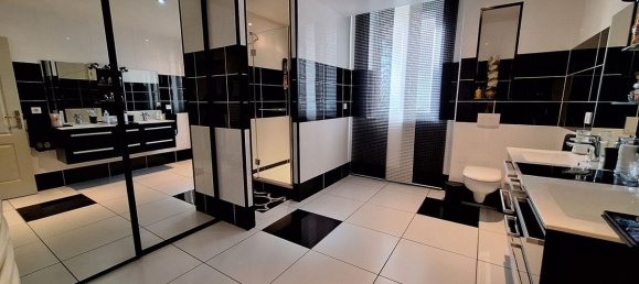 6 bedrooms House in Pont-du-Chateau, France No. 271703 10