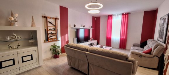 6 bedrooms House in Pont-du-Chateau, France No. 271703 5