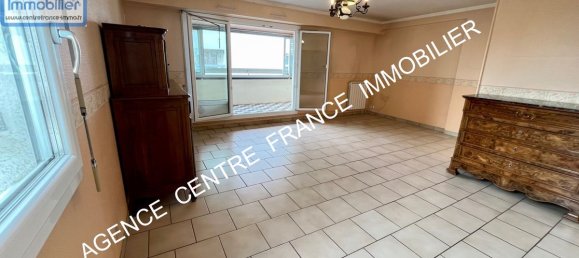 Apartamento de 3 dormitorios en Bourges, France No. 40063 3