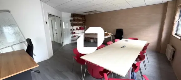 200m² Office in Lyon, France No. 302377 10