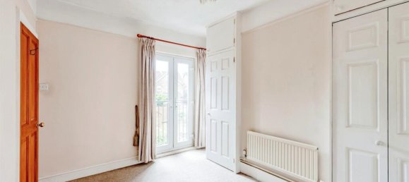 1 bedroom Maisonette in Crawley, United Kingdom No. 6301 3