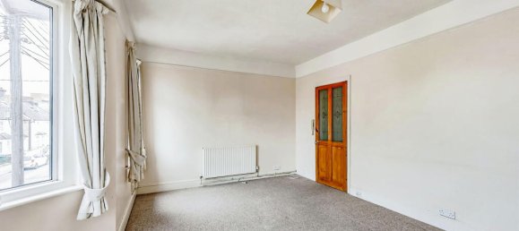 1 bedroom Maisonette in Crawley, United Kingdom No. 6301 16