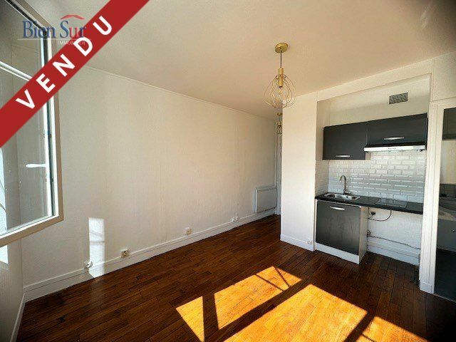 Studio in Paris, France No. 144791