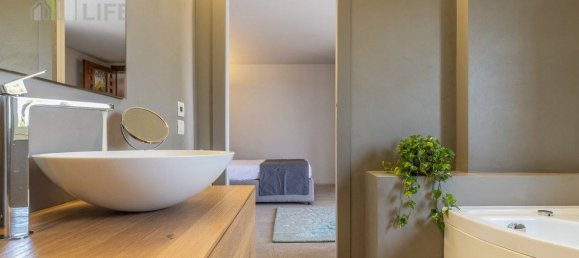 3 bedrooms Penthouse in Vicenza, Italy No. 365949 2