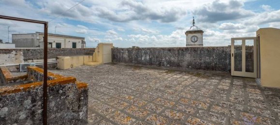 Edificio de 5 habitaciónes en Cutrofiano, Italy No. 237542 50
