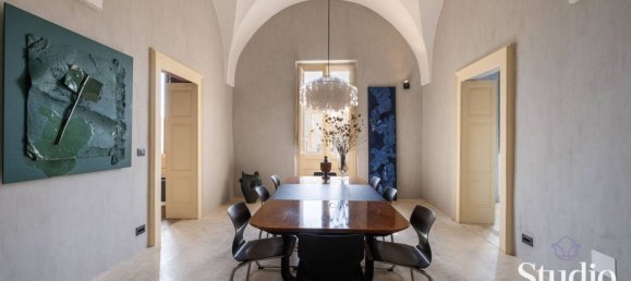 Edificio de 5 habitaciónes en Cutrofiano, Italy No. 237542 2