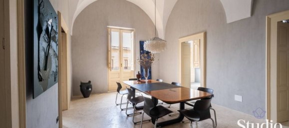 Edificio de 5 habitaciónes en Cutrofiano, Italy No. 237542 15